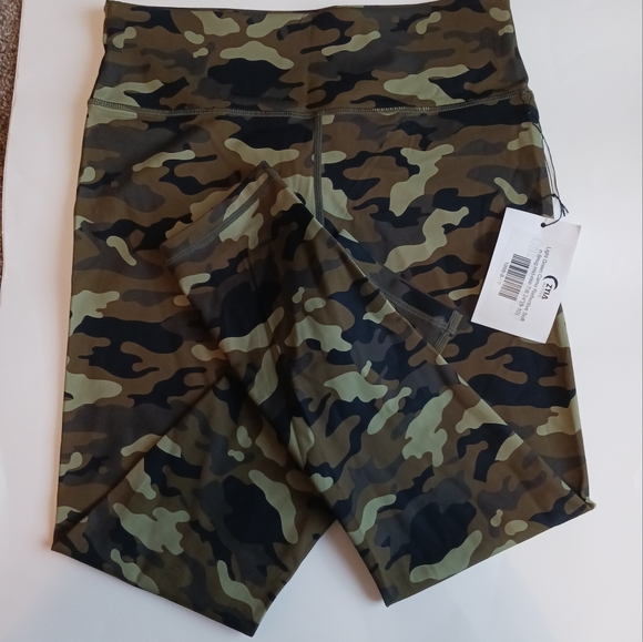 ZYIA Active Wear Camo Light Green Soft And Snug Mid-rise 7/8 24 Inches Size 8-10 - Picture 6 of 7